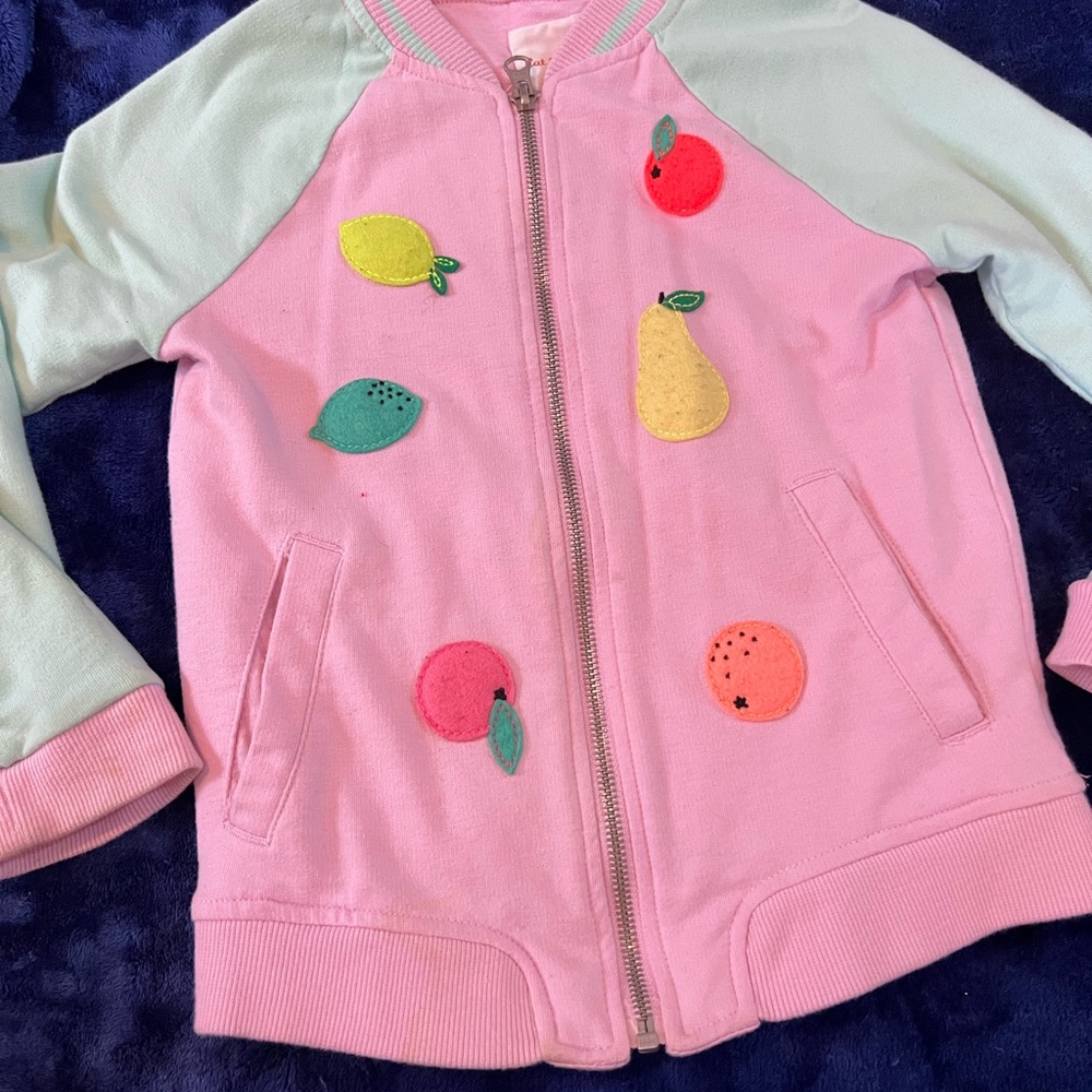 Girls jacket lot sizes are around 5t